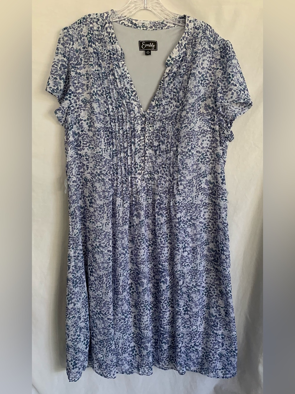 Everlily Blue Floral Pintuck V-Neck Dress